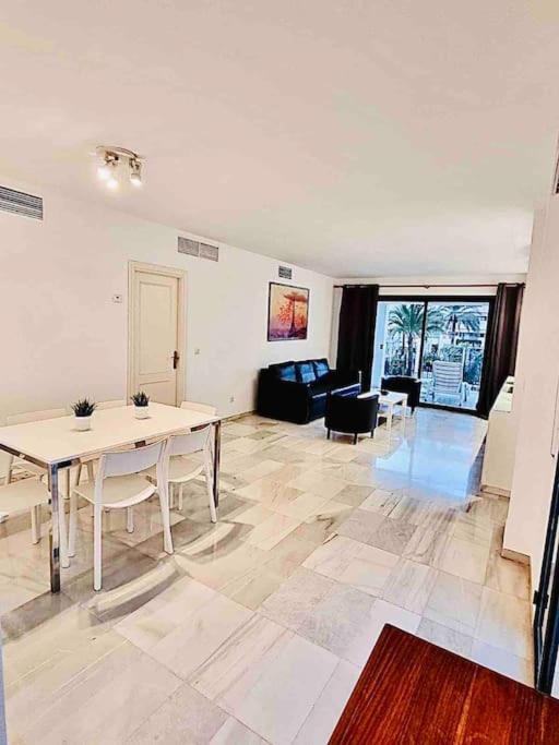 Puerto Banus, 2 Rooms, Pool And Private Parking. Apartamento *