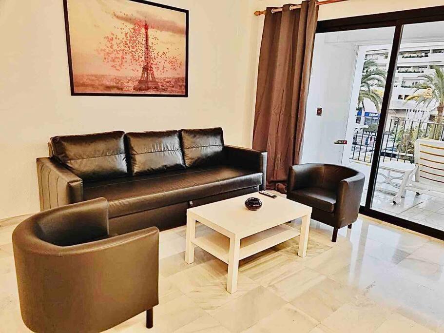 Puerto Banus, 2 Rooms, Pool And Private Parking. Apartamento Marbella