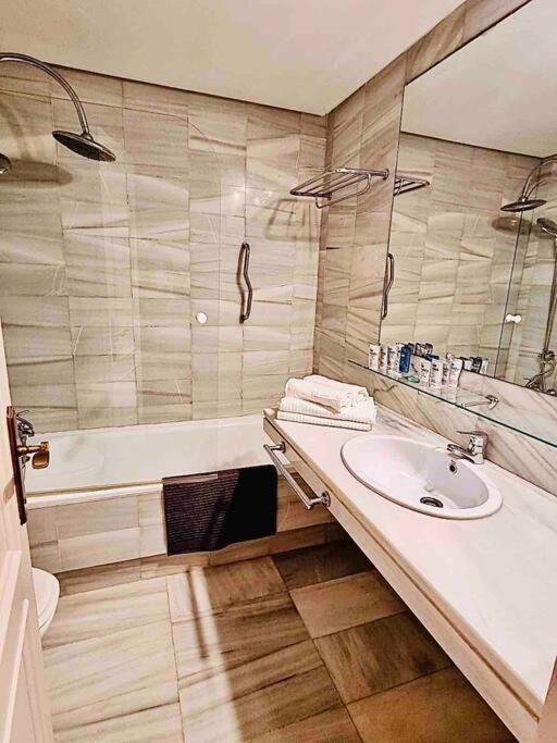 Apartamento Puerto Banus, 2 Rooms, Pool And Private Parking. Marbella